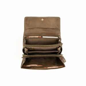 Jockey Club Portemonnaie Damen, Bolt Chic X-Large. Große Damenbörse mit dekorativen Ziernieten auf der Vorderseite. Geldbörse aus weichem Lammleder, Münzfach mit Reißverschluss. Farbe Taupe, Lederwaren online kaufen, Lederdeele Delbrück, Paderborn. Ansicht Innenansicht Scheinfächer