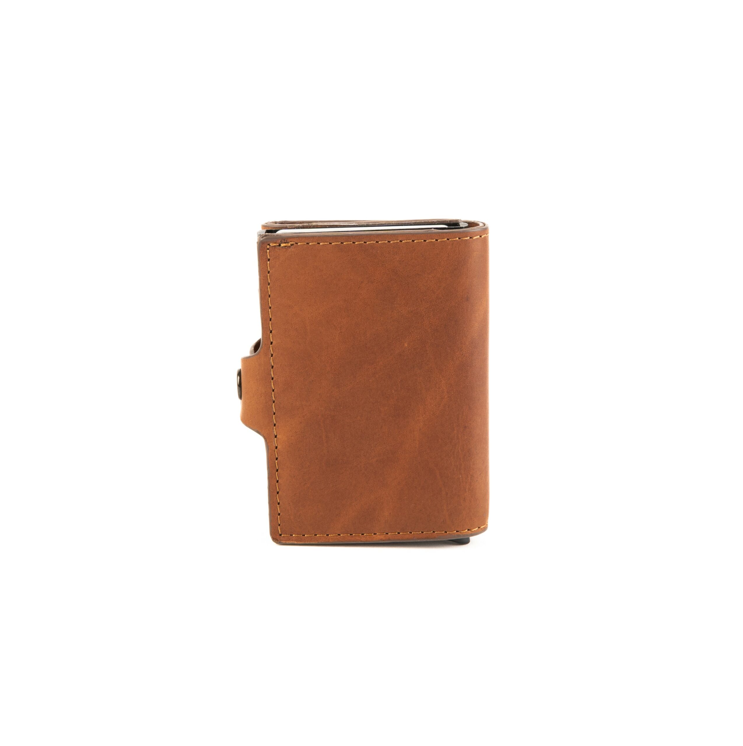 Hill Burry Cardholder. Braun. Echtleder, Aluminium Case. Herren Geldbörse, RFID Schutz ohne Münzfach, online kaufen. Lederdeele Delbrück, Paderborn_03 Hill Burry Cardholder aus hochwertigem Echtleder. Farbe braun. Aluminium Case in geöltem und pflanzlich gegerbtem Rindleder, RFID geschützt. Mit Scheinfach, ohne Münzfach. Geldbörse für Herren online kaufen bei Lederdeele Engelmeier aus Delbrück. Lederwaren Ostwestfalen. Ansicht Rückseite