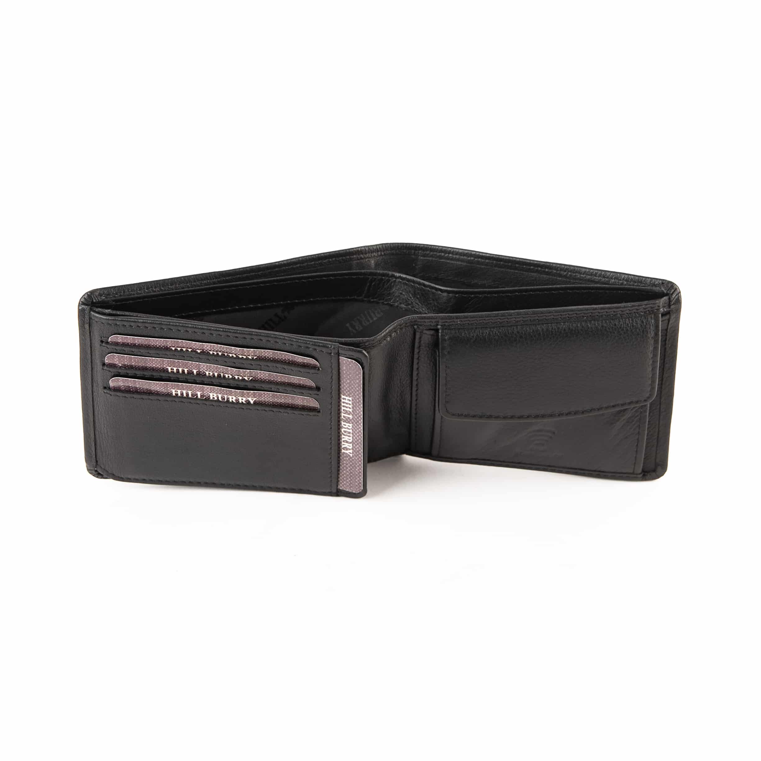 Hill Burry Herrenbörse Querformat, nahtlos. Elegantes Portemonnaie, Geldbörse kaufen, RFID Safe, schwarz. Echtleder. Lederwaren Ostwestfalen, Lederdeele Delbrück, Paderborn_03 Hill Burry Herrenbörse im Querformat. Elegantes Portemonnaie im schlicht schwarzen Design mit nahtloser Oberfläche. Geldbörse für Herren aus Rind-Nappa Leder mit RFID Schutz. Farbe schwarz. Jetzt kaufen bei Lederdeele Engelmeier aus Delbrück. Lederwaren Ostwestfalen. Ansicht Innenansicht