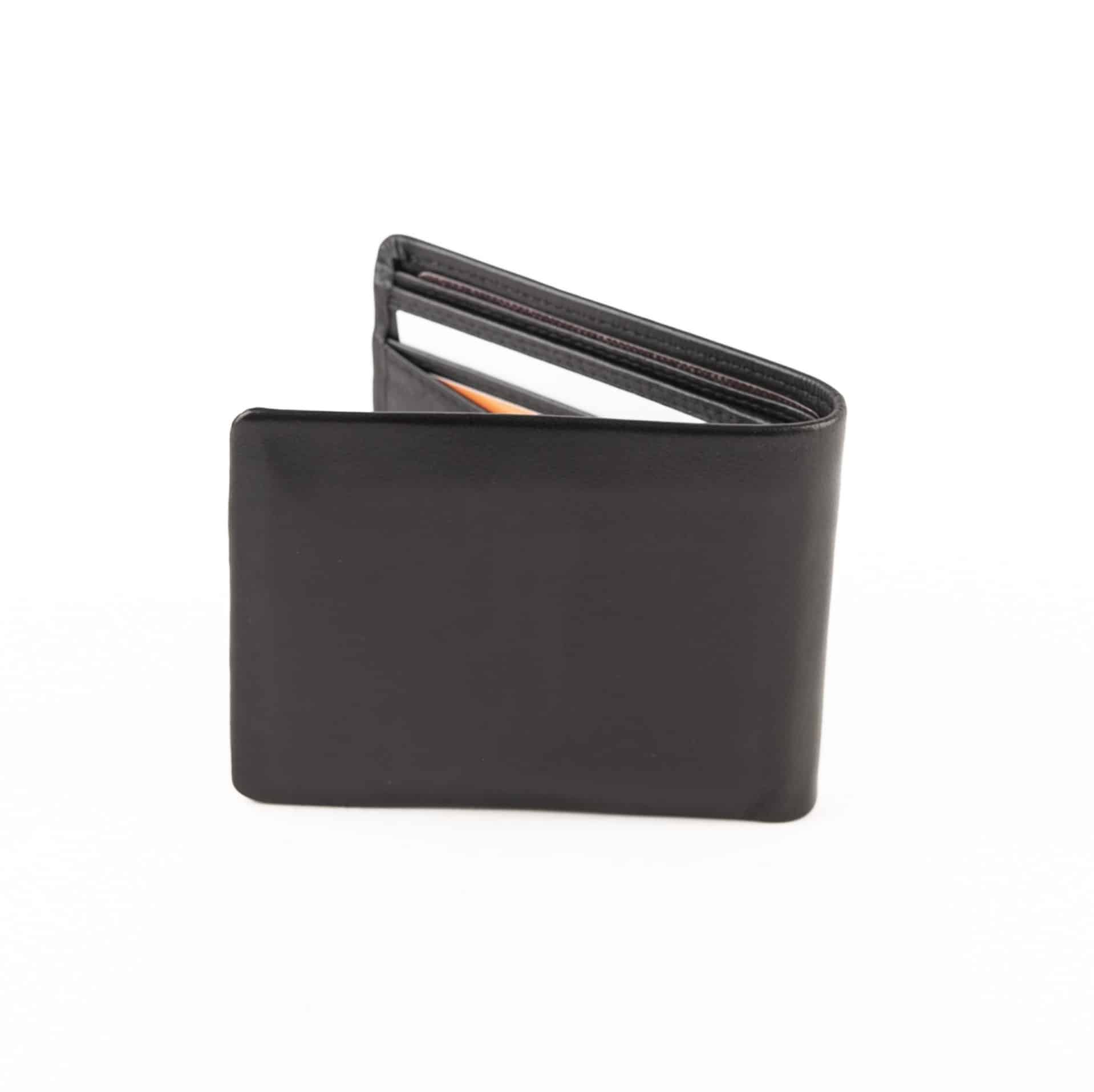 Hill Burry flache Scheintasche, schwarz, ohne Außennaht. RFID. Elegantes Portemonnaie Herren, Querformat. Geldbörse online kaufen. Lederdeele Delbrück, Paderborn_02 Hill Burry flache Scheintasche ohne Außennaht. Schwarze Herrenbörse im Querformat mit wenigen Kartenfächern. Portemonnaie aus Rindleder mit RFID Schutz online kaufen bei Lederdeele Engelmeier aus Delbrück, Paderborn. Ansicht Rückseite