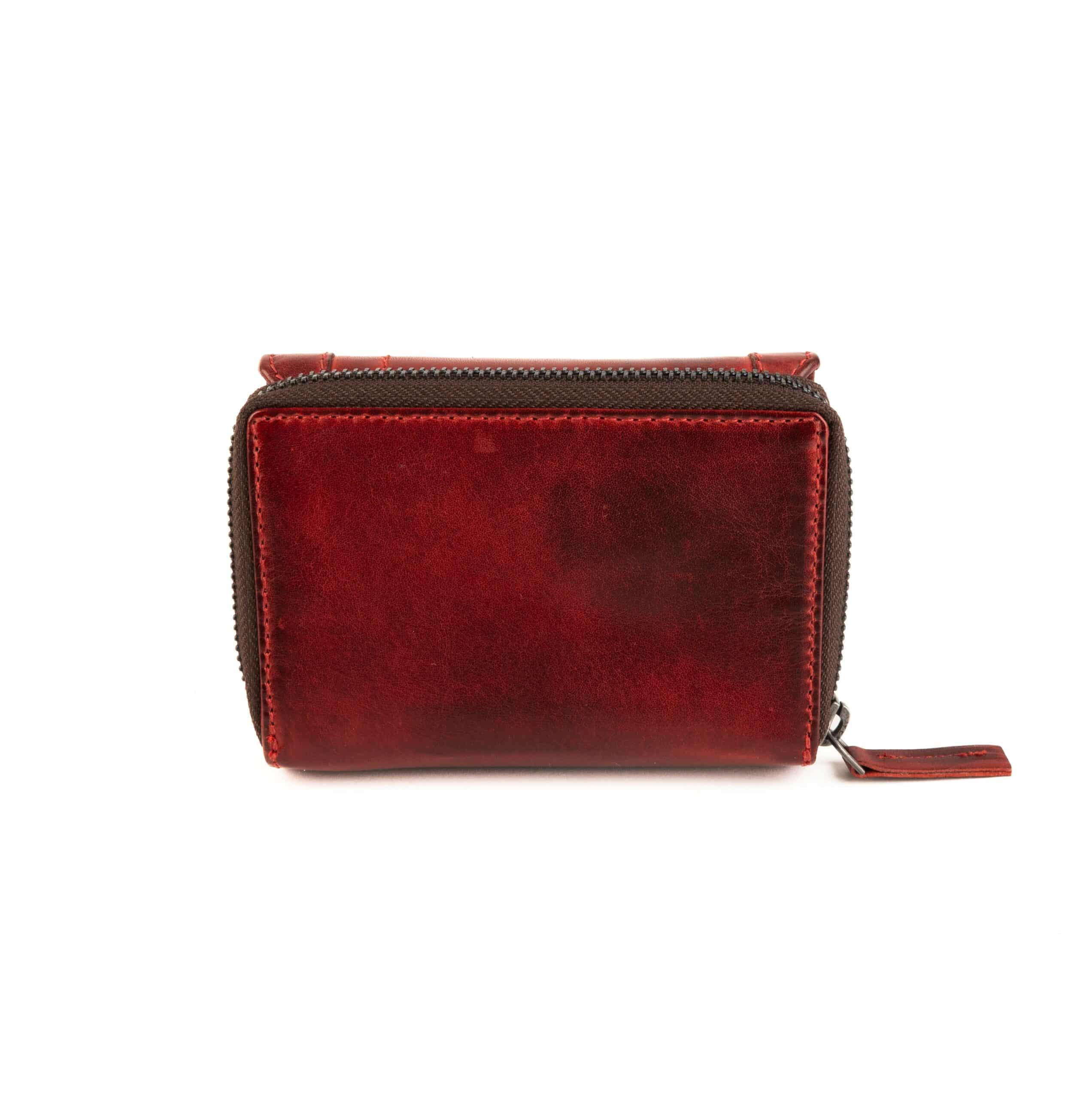 Jockey Club Damenbörse small. Echtleder Geldbörse Damen, rot. Portemonnaie mit RFID Schutz online kaufen. Lederdeele Engelmeier, Delbrück, Paderborn_02 Jockey Club Damenbörse small aus hochwertigem Rindleder. Echtleder Geldbörse in Rot. Portemonnaie mit RFID Schutz und Münzfach mit Reißverschluss online kaufen bei Lederdeele Engelmeier aus Delbrück, Paderborn. Ansicht Rückseite