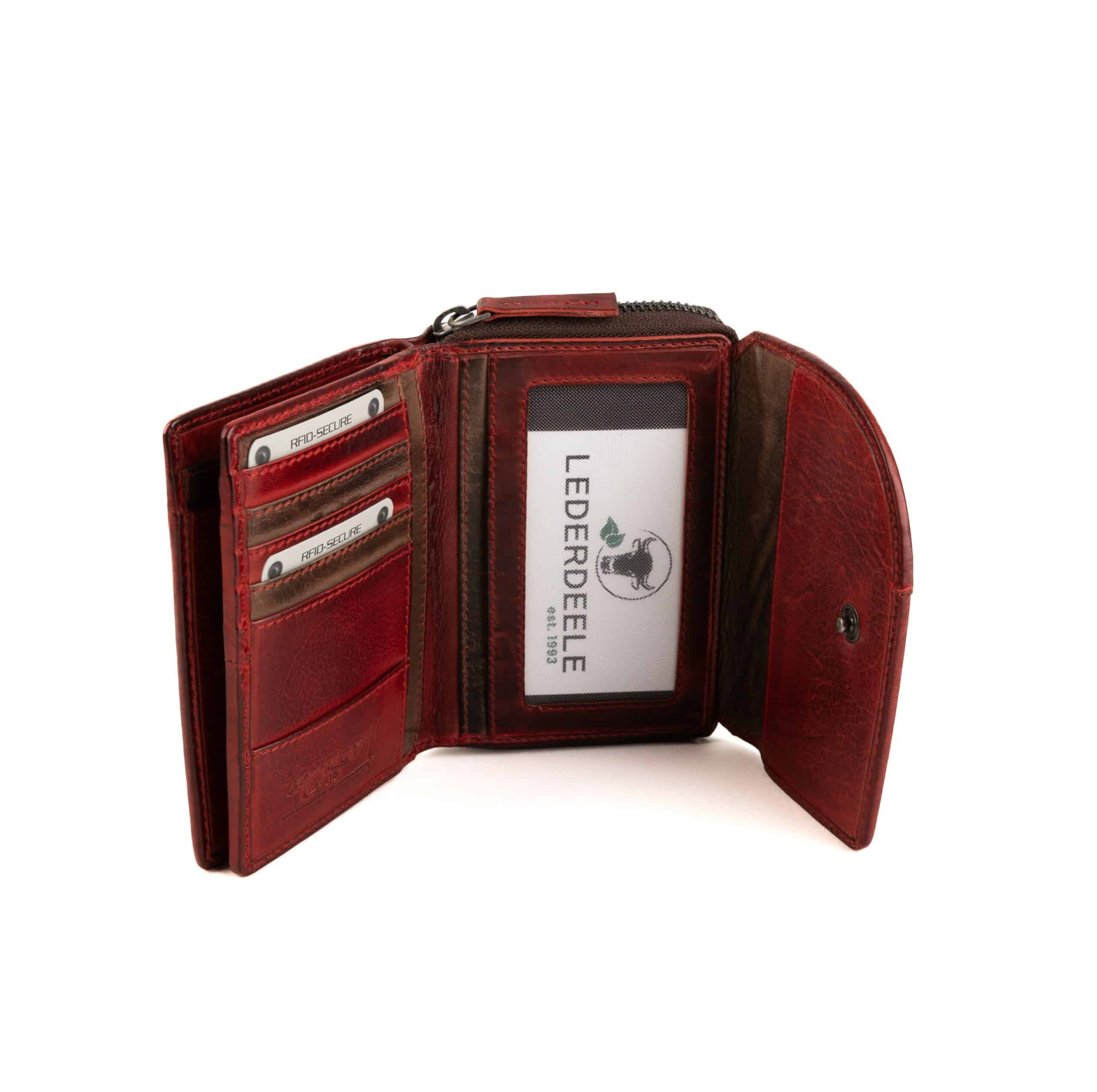 Jockey Club Damenbörse small. Echtleder Geldbörse Damen, rot. Portemonnaie mit RFID Schutz online kaufen. Lederdeele Engelmeier, Delbrück, Paderborn_04 Jockey Club Damenbörse small aus hochwertigem Rindleder. Echtleder Geldbörse in Rot. Portemonnaie mit RFID Schutz und Münzfach mit Reißverschluss online kaufen bei Lederdeele Engelmeier aus Delbrück, Paderborn. Ansicht Innenansicht