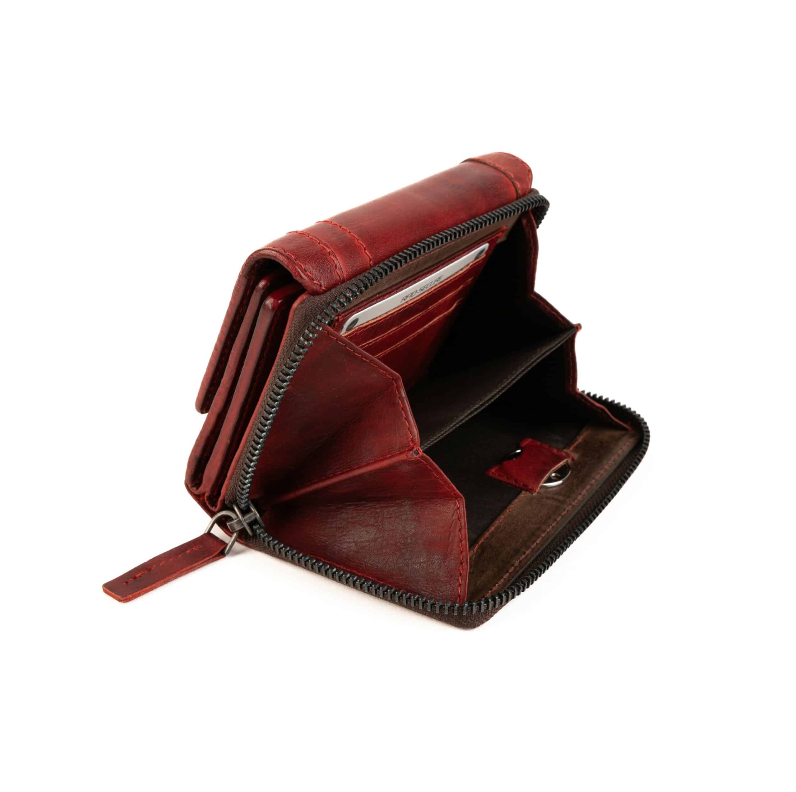 Jockey Club Damenbörse small. Echtleder Geldbörse Damen, rot. Portemonnaie mit RFID Schutz online kaufen. Lederdeele Engelmeier, Delbrück, Paderborn_08 Jockey Club Damenbörse small aus hochwertigem Rindleder. Echtleder Geldbörse in Rot. Portemonnaie mit RFID Schutz und Münzfach mit Reißverschluss online kaufen bei Lederdeele Engelmeier aus Delbrück, Paderborn. Ansicht Münzfach