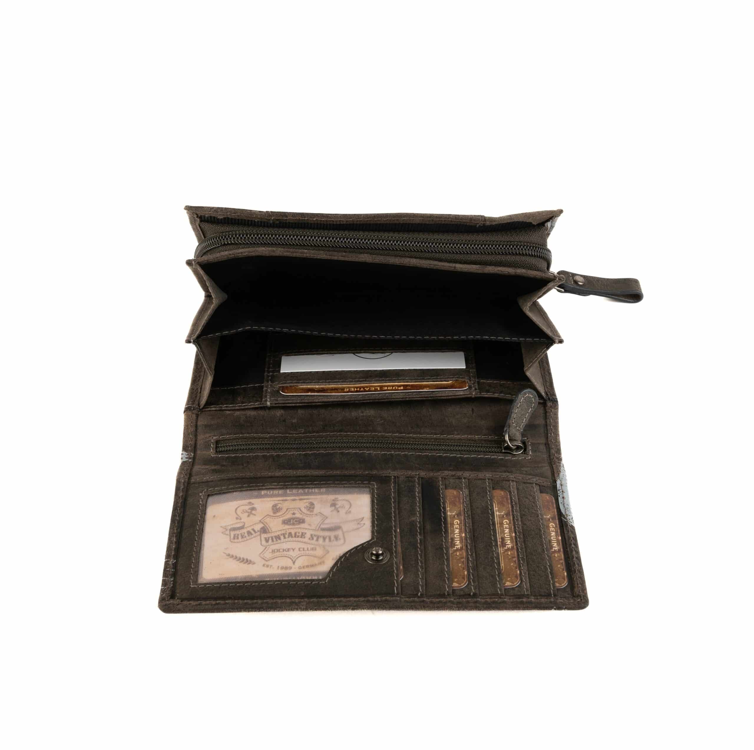 Jockey Club Portemonnaie da Vinci, große Geldbörse Schädel und Torax. Grau. Geldbörse mit Reißverschluss kaufen. Lederwaren Lederdeele Delbrück, Paderborn_06 Jockey Club Portemonnaie da Vinci, große Geldbörse mit Schädel und Thorax Prägung auf der Vorderseite. Fertigt aus kräftigem Büffelleder, Münzfach mit Reißverschluss. Farbe Grau. Jetzt kaufen bei Lederdeele Engelmeier aus Delbrück, Paderborn. Ansicht Innenansicht Scheinfächer